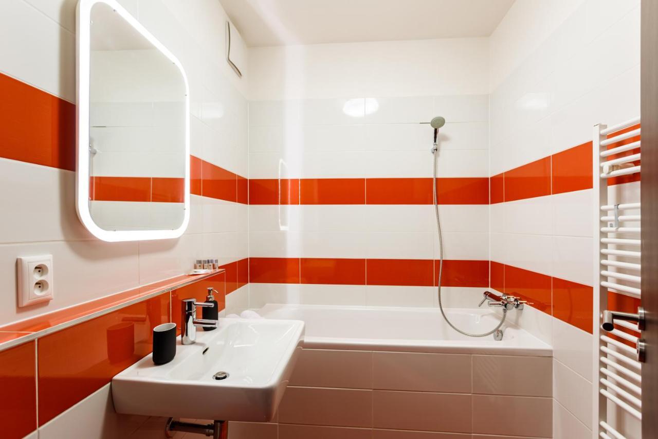 Golden Apartments Rezidence Nova Karolina Ii. Острава Экстерьер фото
